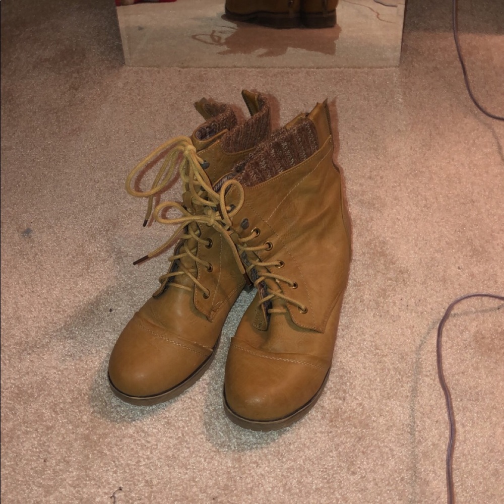 combat boots